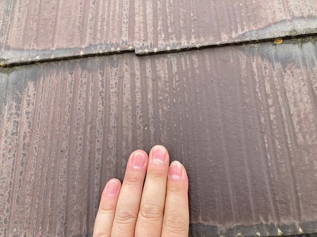 屋根材のチョーキング確認